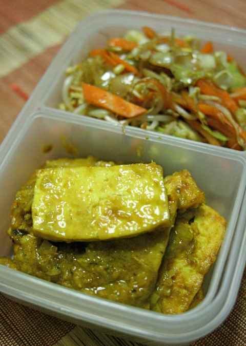 curried tofu and sauteed bean sprouts, packed for my lunch tomorrow